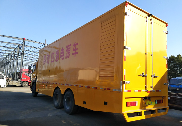 東風天龍移動應(yīng)急電源車