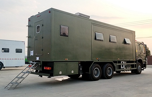 24人重汽豪沃部隊(duì)宿營(yíng)車(chē)